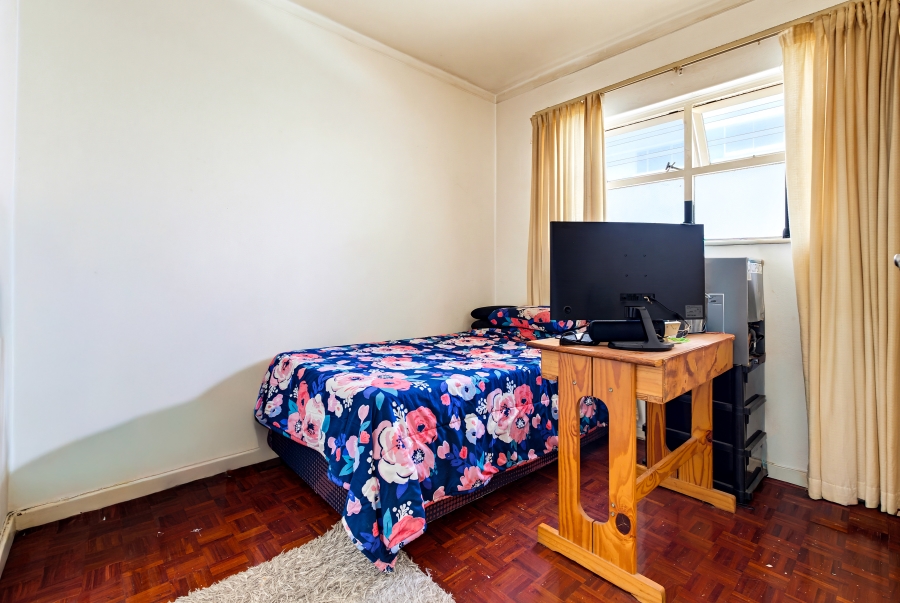 2 Bedroom Property for Sale in Sea Point Western Cape